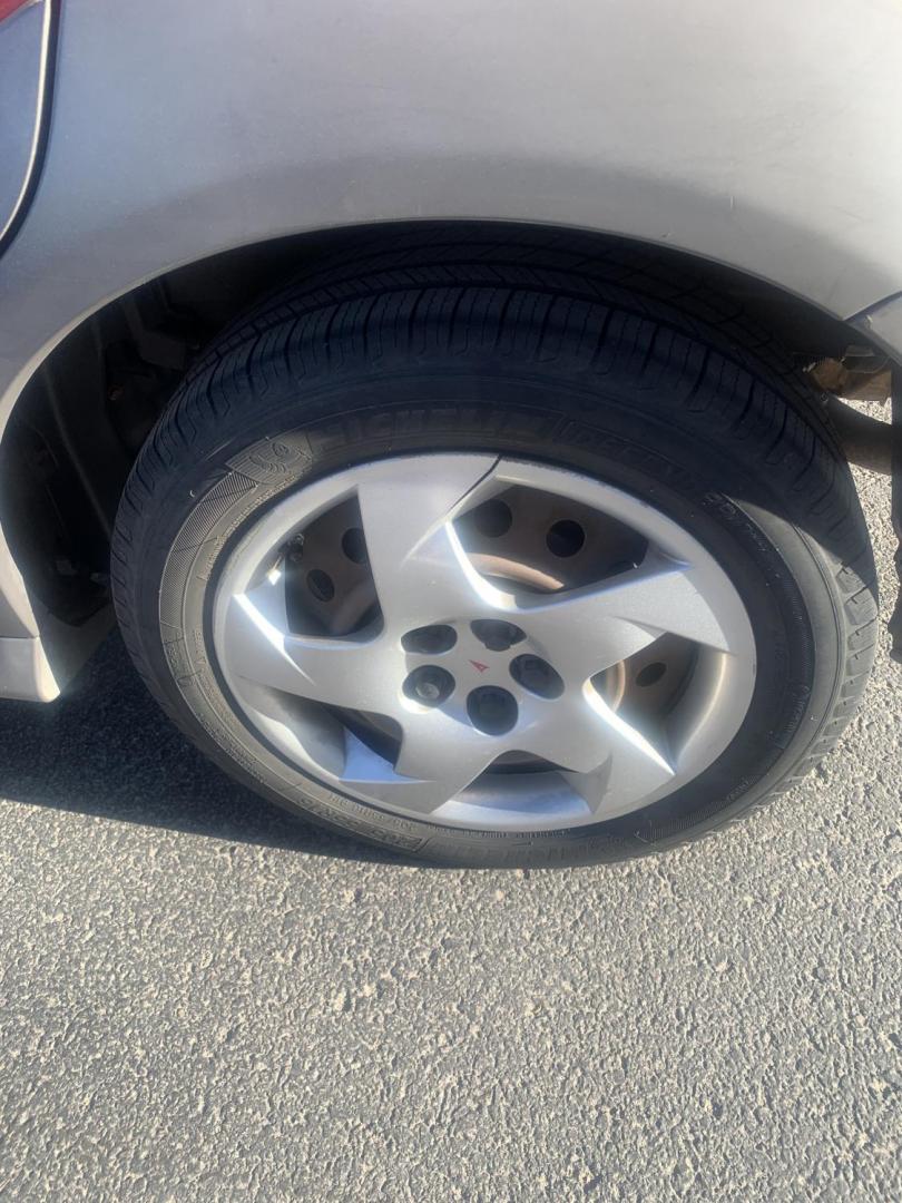 2008 Pontiac Vibe Base (5Y2SL65818Z) with an 1.8L L4 DOHC 16V engine, located at 2015 Cambell Street, Rapid City, SD, 57701, (605) 342-8326, 44.066433, -103.191772 - Photo#6