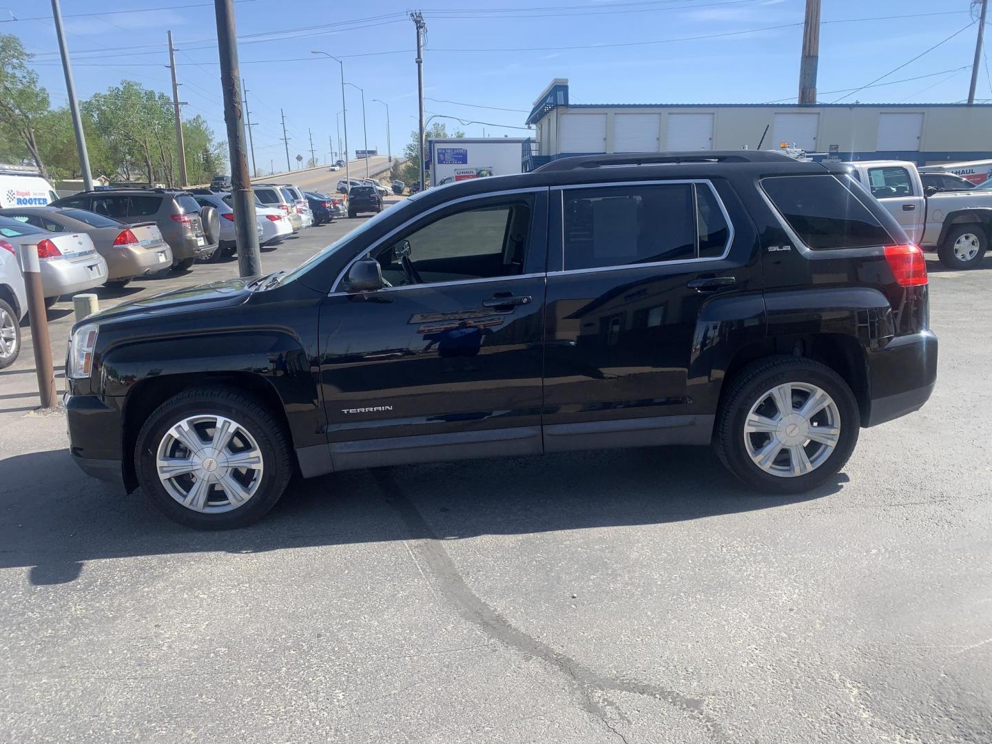 2017 GMC Terrain SLE2 AWD (2GKFLTE30H6) with an 3.6L V6 DOHC 24V engine, 6A transmission, located at 2015 Cambell Street, Rapid City, SD, 57701, (605) 342-8326, 44.066433, -103.191772 - Photo#2