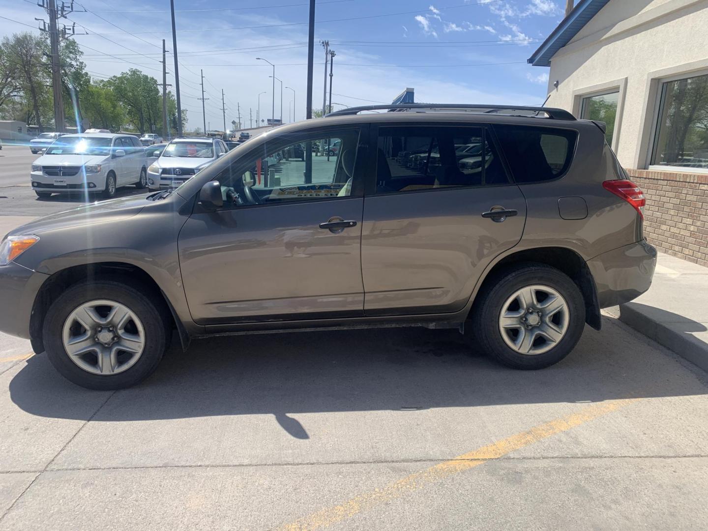 2010 Toyota RAV4 Base I4 4WD (2T3BF4DV1AW) with an 2.4L L4 DOHC 16V engine, 4-Speed Automatic transmission, located at 2015 Cambell Street, Rapid City, SD, 57701, (605) 342-8326, 44.066433, -103.191772 - Photo#2
