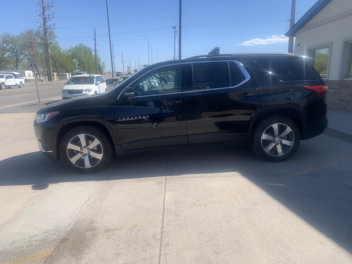 2020 Chevrolet Traverse LT Feather AWD (1GNEVHKW1LJ) with an 3.6L V6 DOHC 24V engine, 9A transmission, located at 2015 Cambell Street, Rapid City, SD, 57701, (605) 342-8326, 44.066433, -103.191772 - Photo#0
