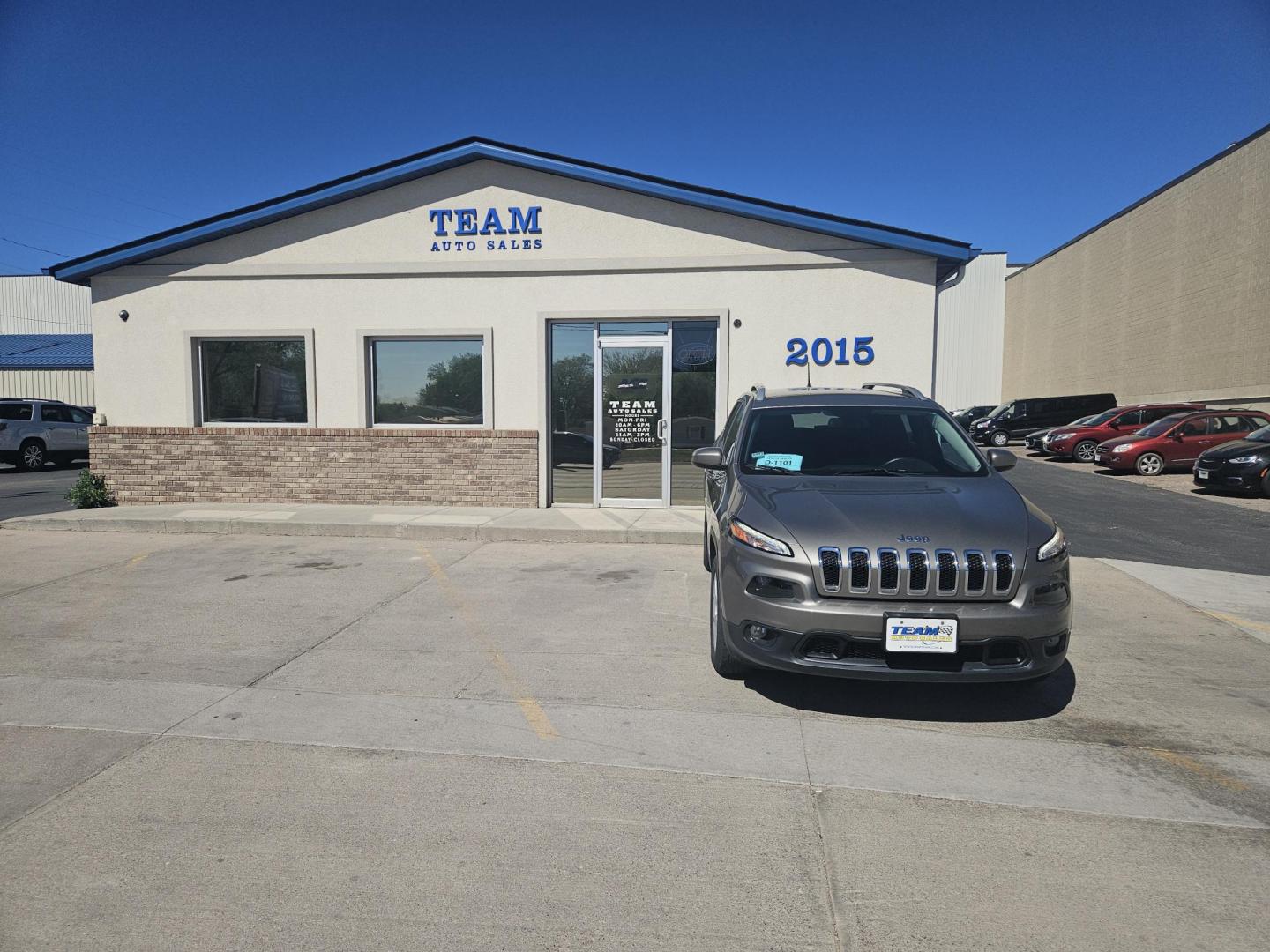 2017 Jeep Cherokee Latitude 4WD (1C4PJMCB2HW) with an 2.4L L4 DOHC 16V engine, 9A transmission, located at 2015 Cambell Street, Rapid City, SD, 57701, (605) 342-8326, 44.066433, -103.191772 - fresh trade carfax available - Photo#1