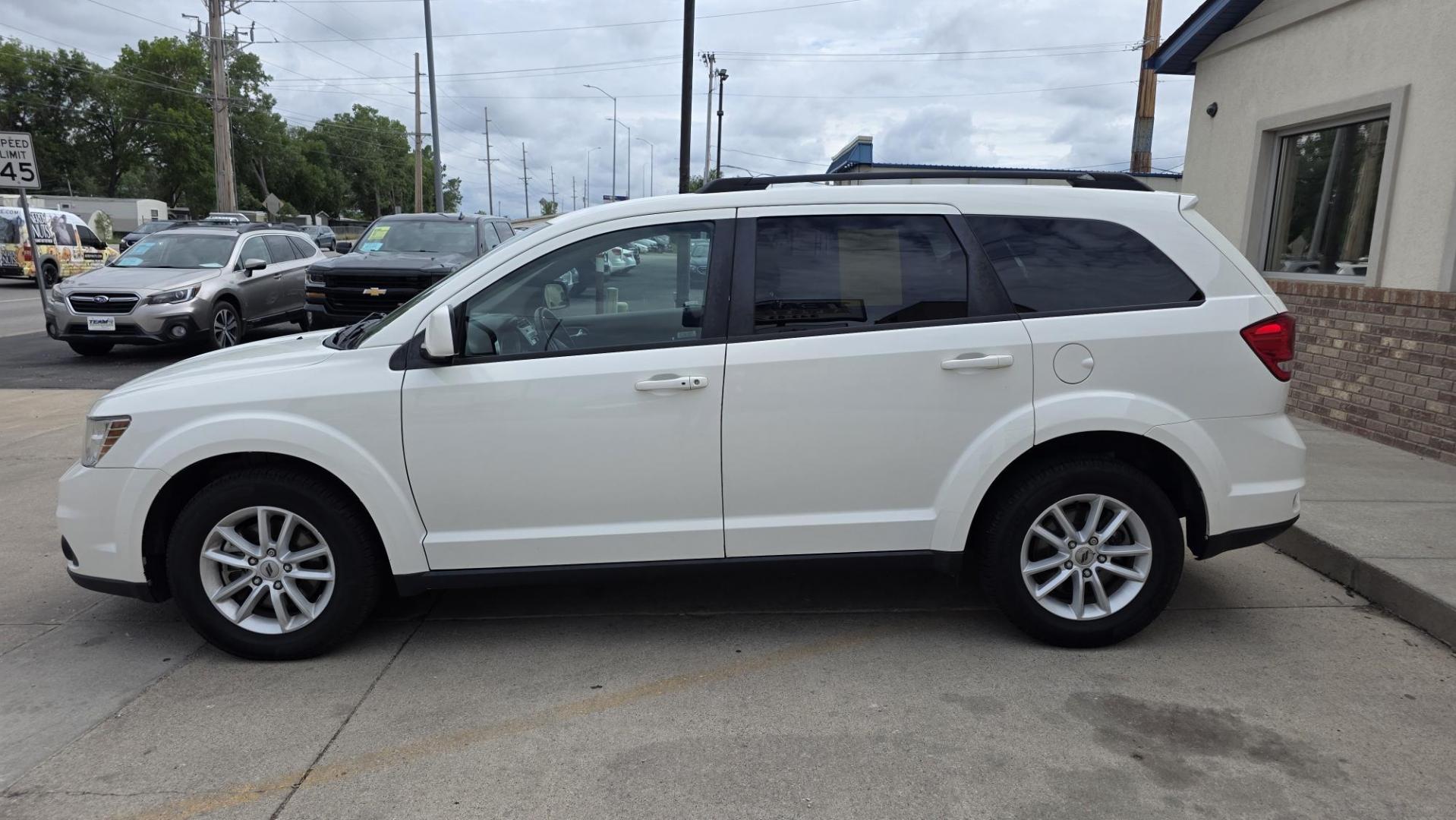 2019 Dodge Journey SE (3C4PDCBB9KT) with an 2.4L L6 DOHC 16V engine, 4A transmission, located at 2015 Cambell Street, Rapid City, SD, 57701, (605) 342-8326, 44.066433, -103.191772- Photo#2