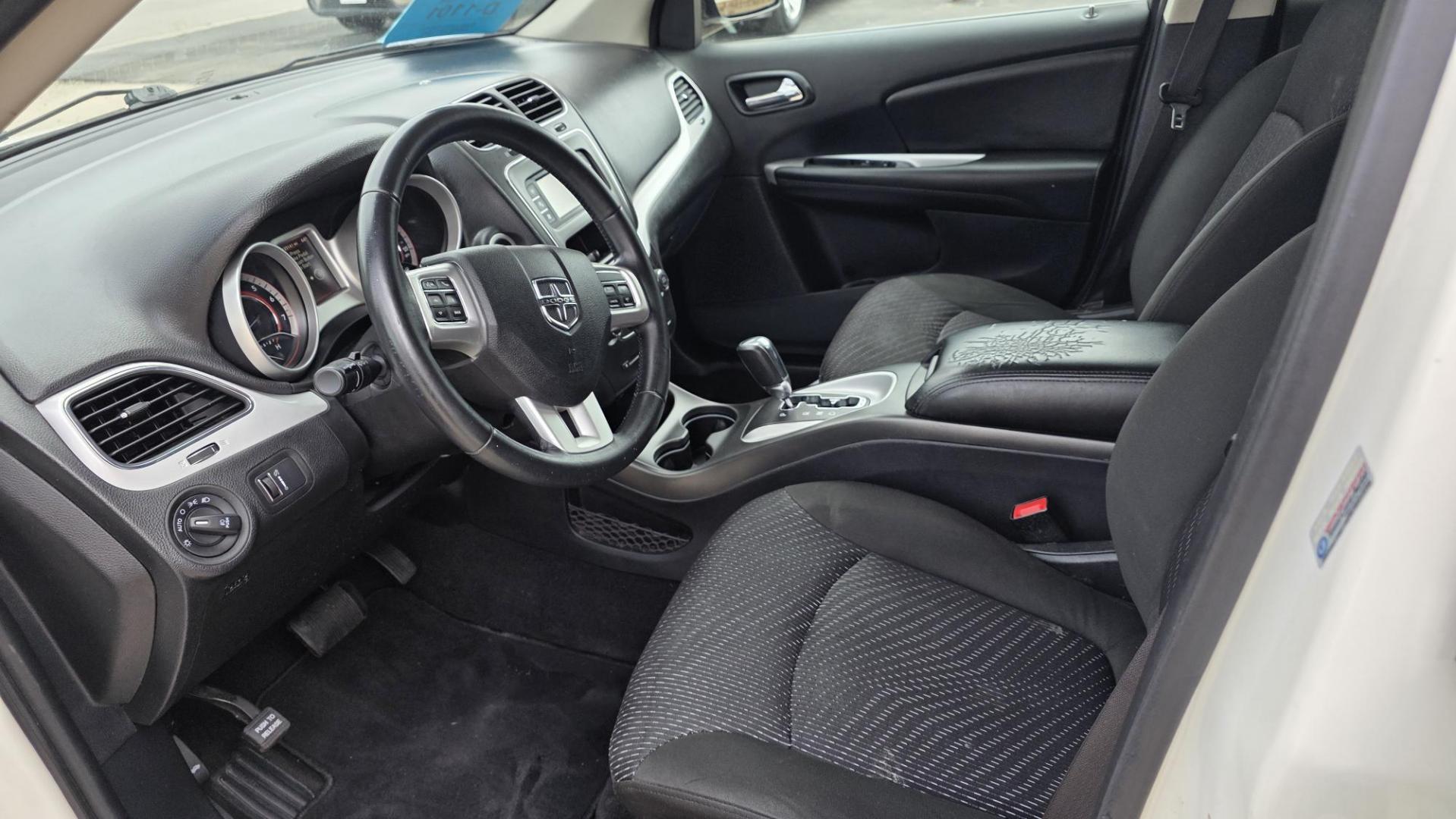 2019 Dodge Journey SE (3C4PDCBB9KT) with an 2.4L L6 DOHC 16V engine, 4A transmission, located at 2015 Cambell Street, Rapid City, SD, 57701, (605) 342-8326, 44.066433, -103.191772- Photo#4