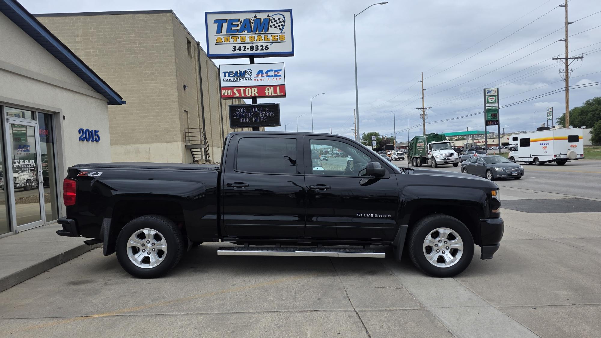 photo of 2018 Chevrolet Silverado 1500 LT Crew Cab Long Box 4WD