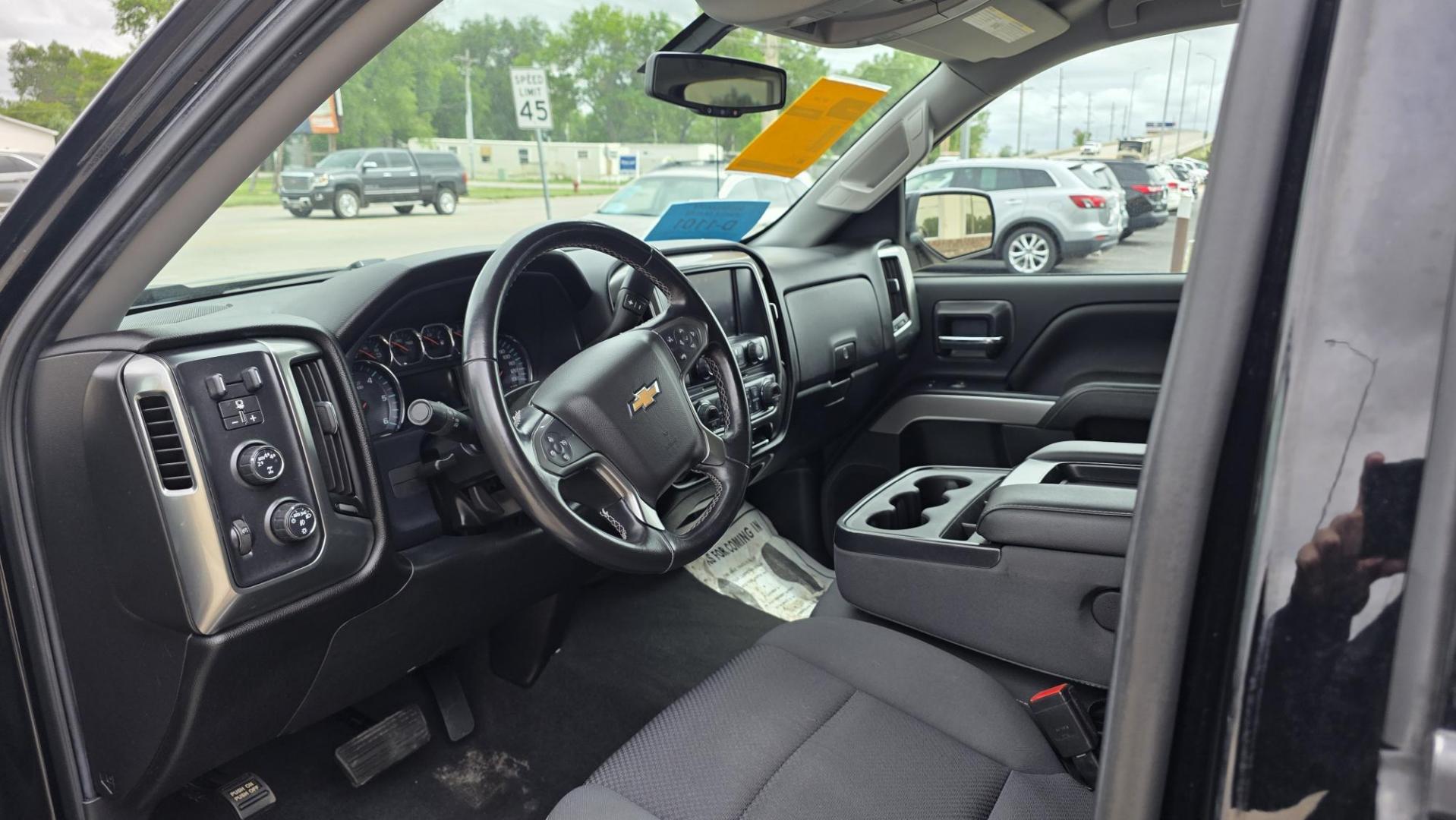 2018 Chevrolet Silverado 1500 LT Crew Cab Long Box 4WD (3GCUKRECXJG) with an 5.3L V8 OHV 16V engine, 6A transmission, located at 2015 Cambell Street, Rapid City, SD, 57701, (605) 342-8326, 44.066433, -103.191772 - 1 OWNER- Photo#4