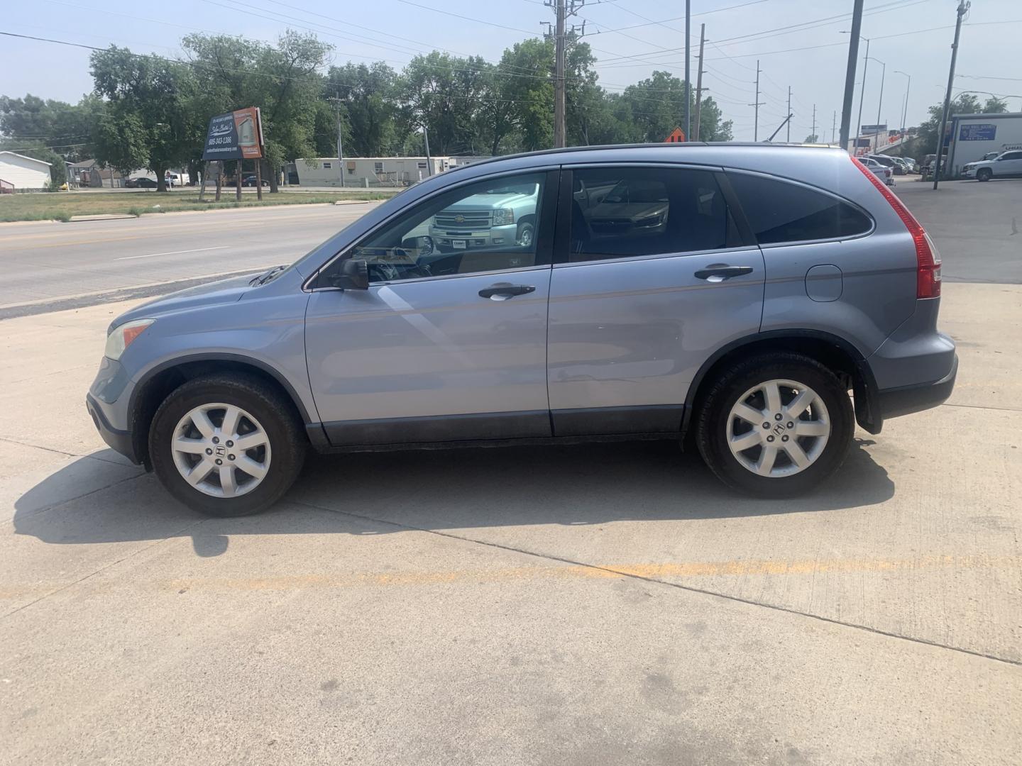 2008 Honda CR-V EX 4WD AT (5J6RE48568L) with an 2.4L L4 DOHC 16V engine, 5A OD transmission, located at 2015 Cambell Street, Rapid City, SD, 57701, (605) 342-8326, 44.066433, -103.191772 - CAR FAX AVAILABLE- Photo#2