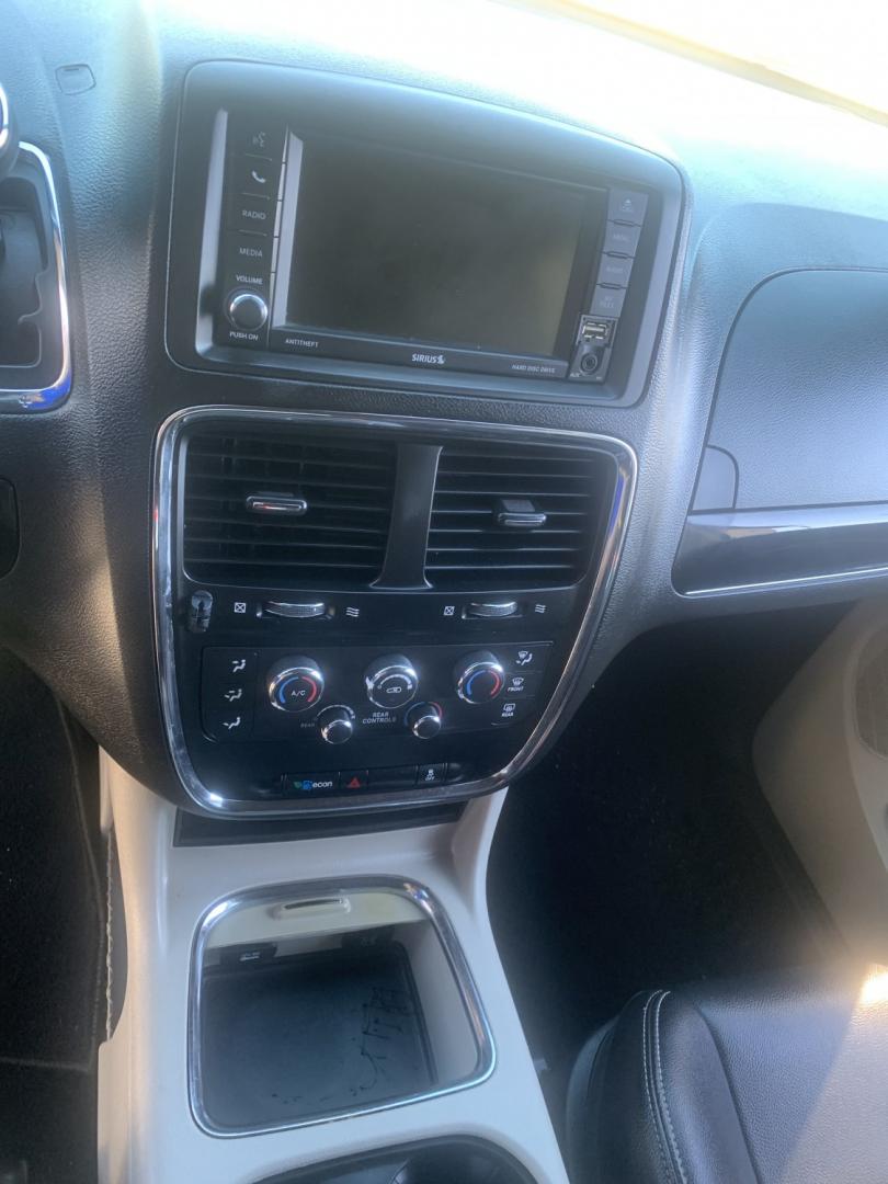 2019 Dodge Grand Caravan SXT (2C4RDGCG4KR) with an 3.6L V6 DOHC 24V engine, 6A transmission, located at 2015 Cambell Street, Rapid City, SD, 57701, (605) 342-8326, 44.066433, -103.191772 - Just Arrived needs ran through service- Photo#5