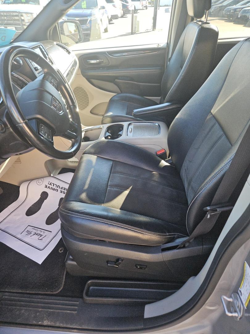 2019 Dodge Grand Caravan SXT (2C4RDGCG4KR) with an 3.6L V6 DOHC 24V engine, 6A transmission, located at 2015 Cambell Street, Rapid City, SD, 57701, (605) 342-8326, 44.066433, -103.191772- Photo#13