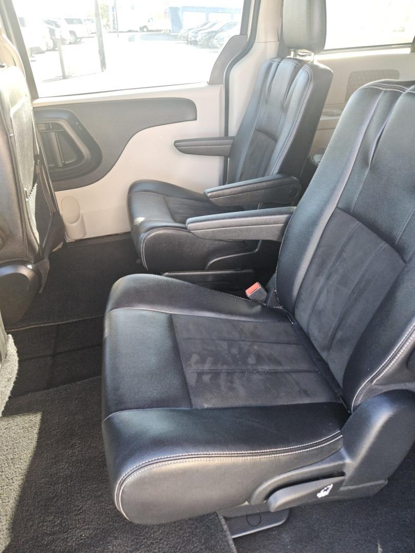 2019 Dodge Grand Caravan SXT (2C4RDGCG4KR) with an 3.6L V6 DOHC 24V engine, 6A transmission, located at 2015 Cambell Street, Rapid City, SD, 57701, (605) 342-8326, 44.066433, -103.191772- Photo#14