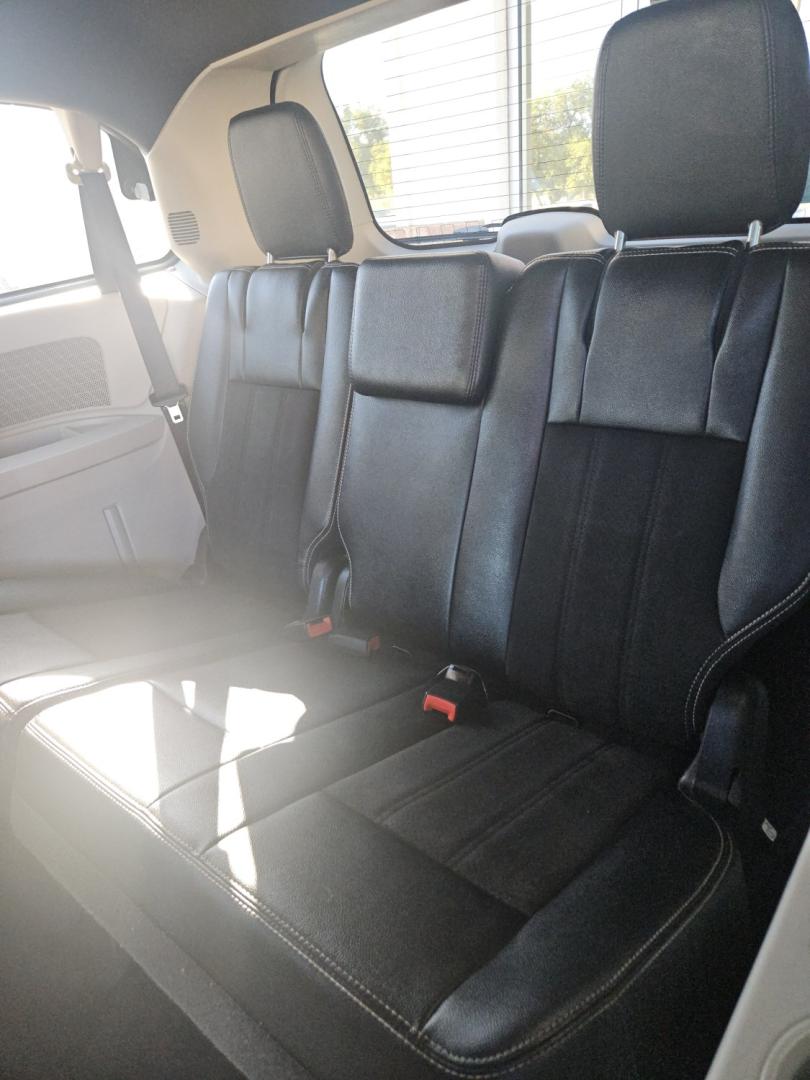 2019 Dodge Grand Caravan SXT (2C4RDGCG4KR) with an 3.6L V6 DOHC 24V engine, 6A transmission, located at 2015 Cambell Street, Rapid City, SD, 57701, (605) 342-8326, 44.066433, -103.191772- Photo#15