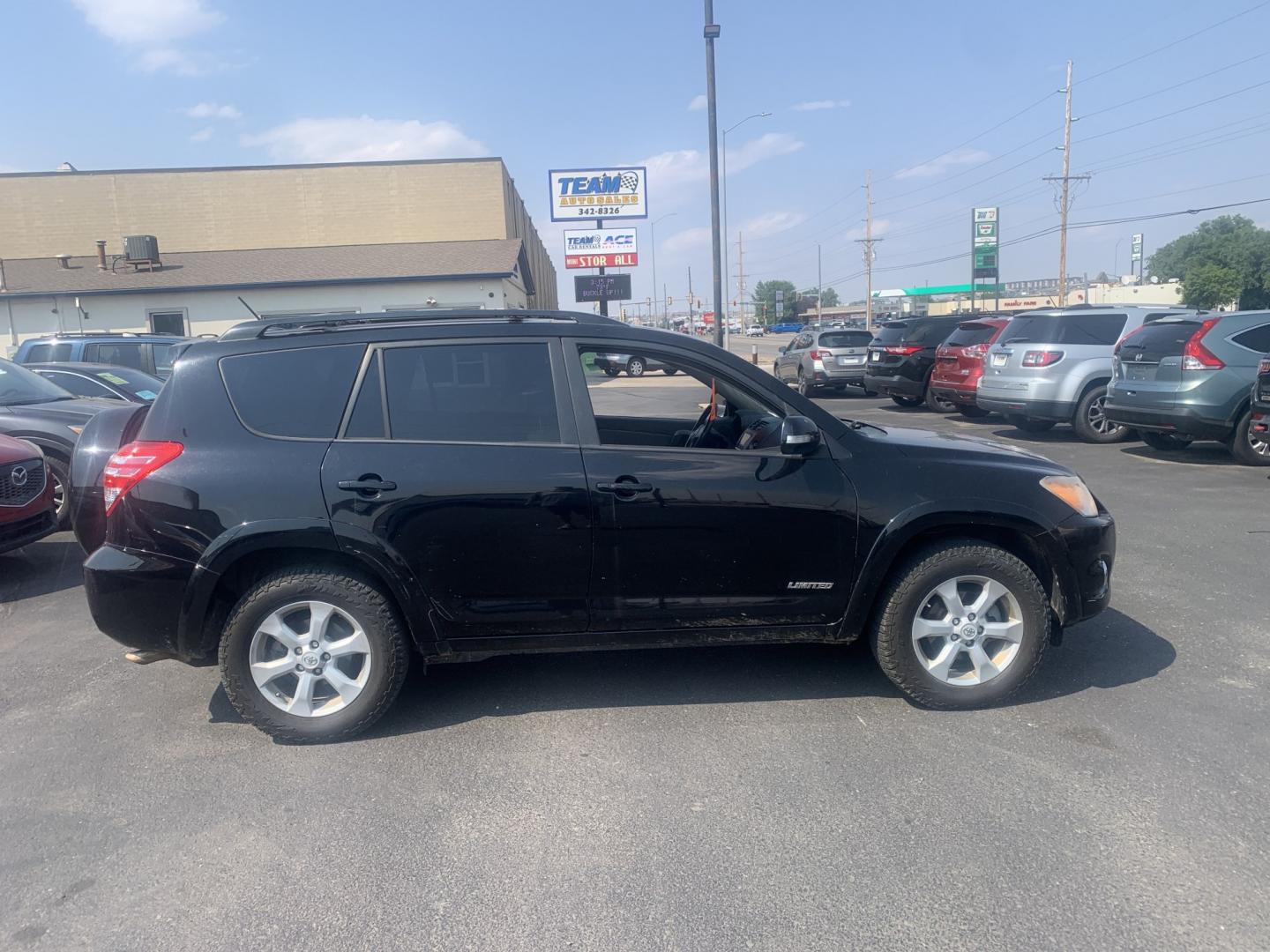 2011 Toyota RAV4 Limited V6 4WD (2T3DK4DV3BW) with an 3.5L V6 DOHC 24V engine, 5A transmission, located at 2015 Cambell Street, Rapid City, SD, 57701, (605) 342-8326, 44.066433, -103.191772 - NEW ARRIVAL PICTURES COMING SOON- Photo#0