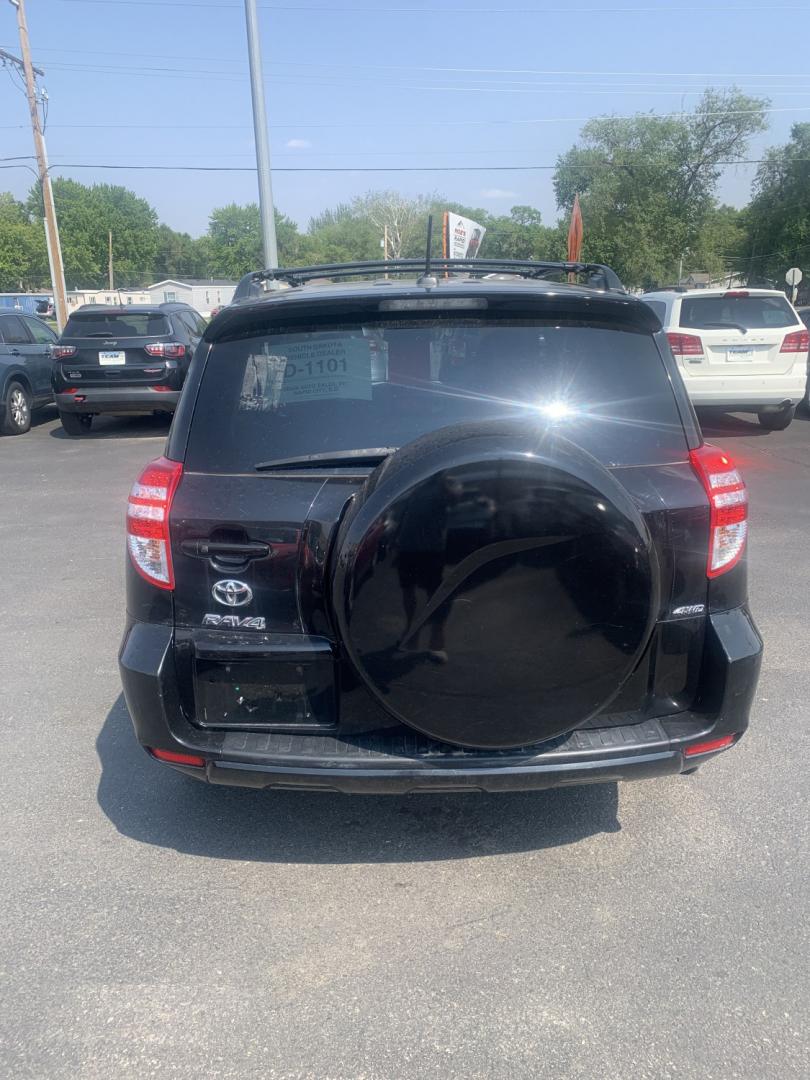 2011 Toyota RAV4 Limited V6 4WD (2T3DK4DV3BW) with an 3.5L V6 DOHC 24V engine, 5A transmission, located at 2015 Cambell Street, Rapid City, SD, 57701, (605) 342-8326, 44.066433, -103.191772 - NEW ARRIVAL PICTURES COMING SOON- Photo#3
