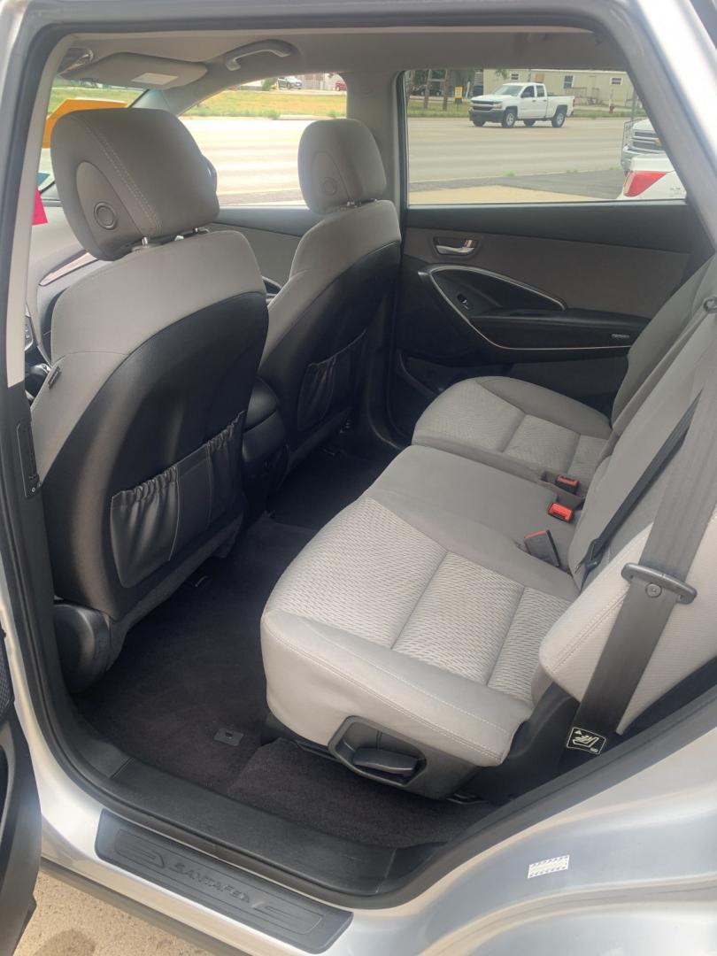 2017 Hyundai Santa Fe SE AWD (KM8SMDHF7HU) with an 3.3L V6 DOHC 24V engine, 6A transmission, located at 2015 Cambell Street, Rapid City, SD, 57701, (605) 342-8326, 44.066433, -103.191772 - CASH ONLY RECENT TRADE- Photo#5