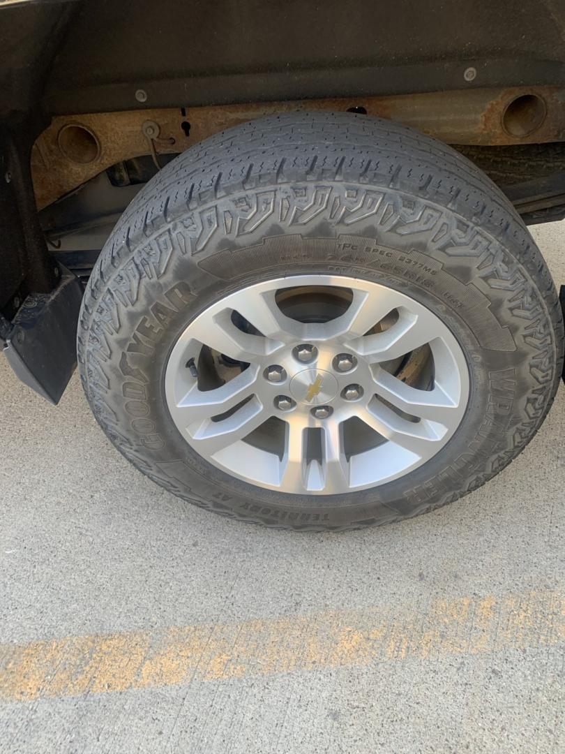 2015 Chevrolet Silverado 1500 LT Double Cab 4WD (1GCVKREC1FZ) with an 5.3L V8 OHV 16V engine, 6-Speed Automatic transmission, located at 2015 Cambell Street, Rapid City, SD, 57701, (605) 342-8326, 44.066433, -103.191772 - JUST ARRIVED Pictures to come after it has been serviced- Photo#6