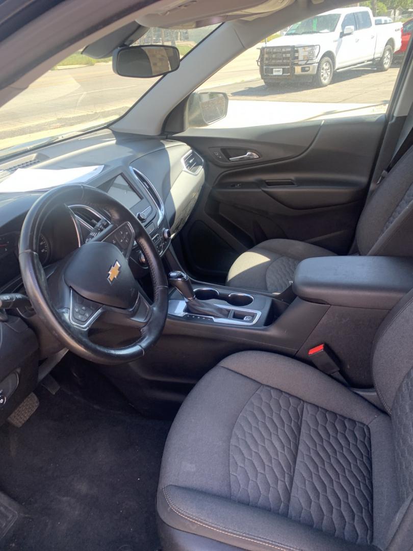 2019 Chevrolet Equinox LT 1.5 2WD (2GNAXKEV1K6) with an 1.5L L4 DIR DOHC 16V TURBO engine, 6A transmission, located at 2015 Cambell Street, Rapid City, SD, 57701, (605) 342-8326, 44.066433, -103.191772 - Car Fax Available- Photo#4