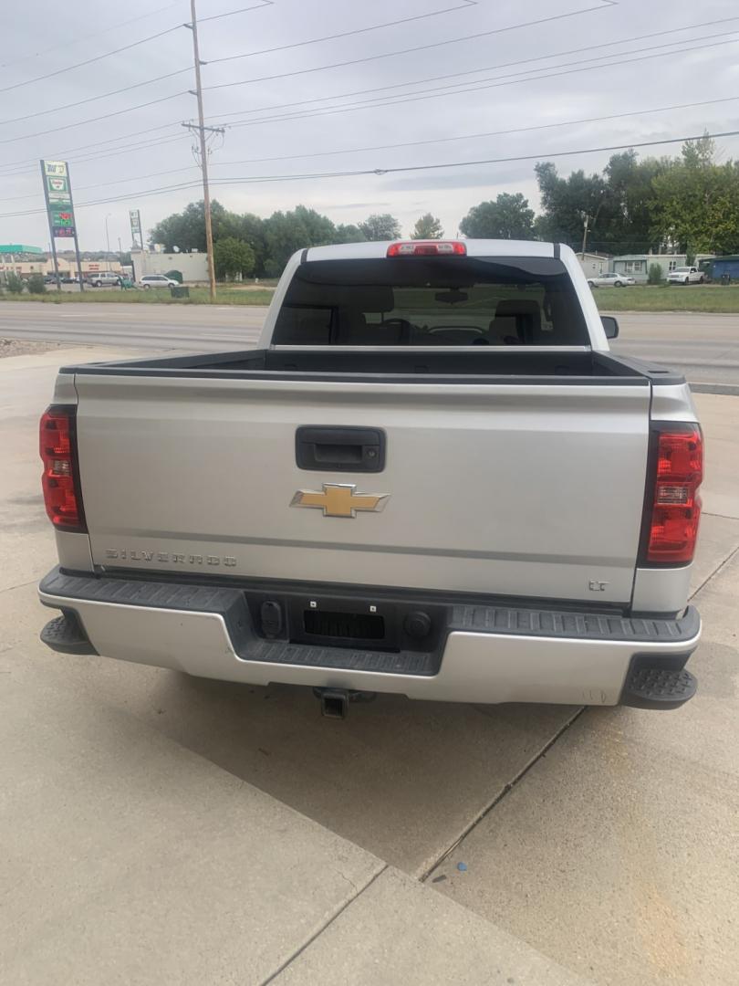 2017 Chevrolet Silverado 1500 LT Crew Cab 4WD (3GCUKREC6HG) with an 5.3L V8 OHV 16V engine, 6A transmission, located at 2015 Cambell Street, Rapid City, SD, 57701, (605) 342-8326, 44.066433, -103.191772 - car fax available- Photo#3