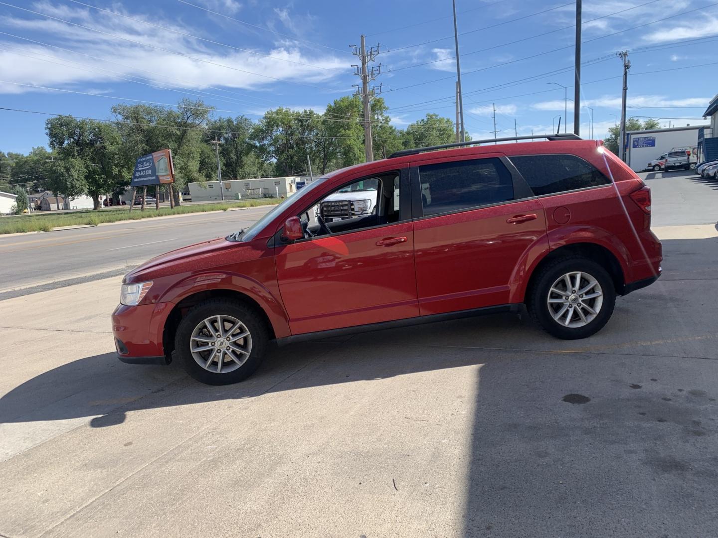 2018 Dodge Journey SXT (3C4PDCBG4JT) with an 3.6L V6 DOHC 24V engine, 4A transmission, located at 2015 Cambell Street, Rapid City, SD, 57701, (605) 342-8326, 44.066433, -103.191772 - car fax available- Photo#2