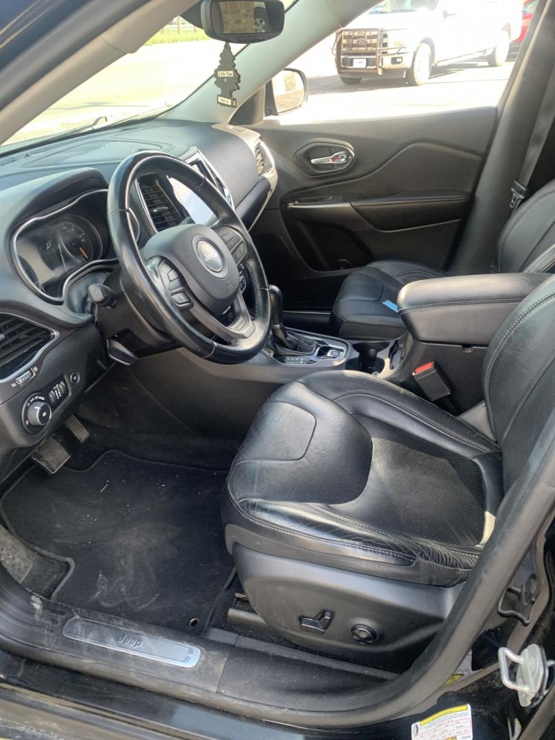 2019 Jeep Cherokee Limited 4WD (1C4PJMDX4KD) with an 3.2L V6 DOHC 24V engine, 9A transmission, located at 2015 Cambell Street, Rapid City, SD, 57701, (605) 342-8326, 44.066433, -103.191772 - ARRIVING SOON- Photo#3