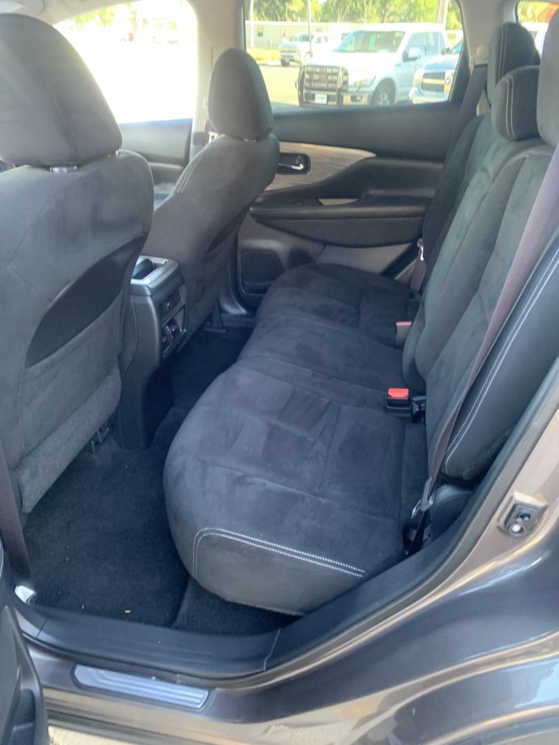 2015 Nissan Murano Platinum FWD (5N1AZ2MG7FN) with an 3.5L V6 DOHC 24V engine, CVT transmission, located at 2015 Cambell Street, Rapid City, SD, 57701, (605) 342-8326, 44.066433, -103.191772 - Car Fax Available- Photo#5