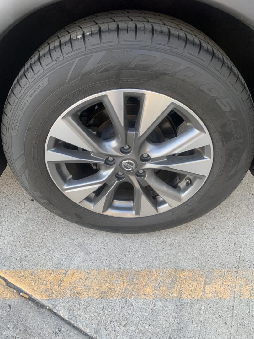 2015 Nissan Murano Platinum FWD (5N1AZ2MG7FN) with an 3.5L V6 DOHC 24V engine, CVT transmission, located at 2015 Cambell Street, Rapid City, SD, 57701, (605) 342-8326, 44.066433, -103.191772 - Car Fax Available- Photo#6