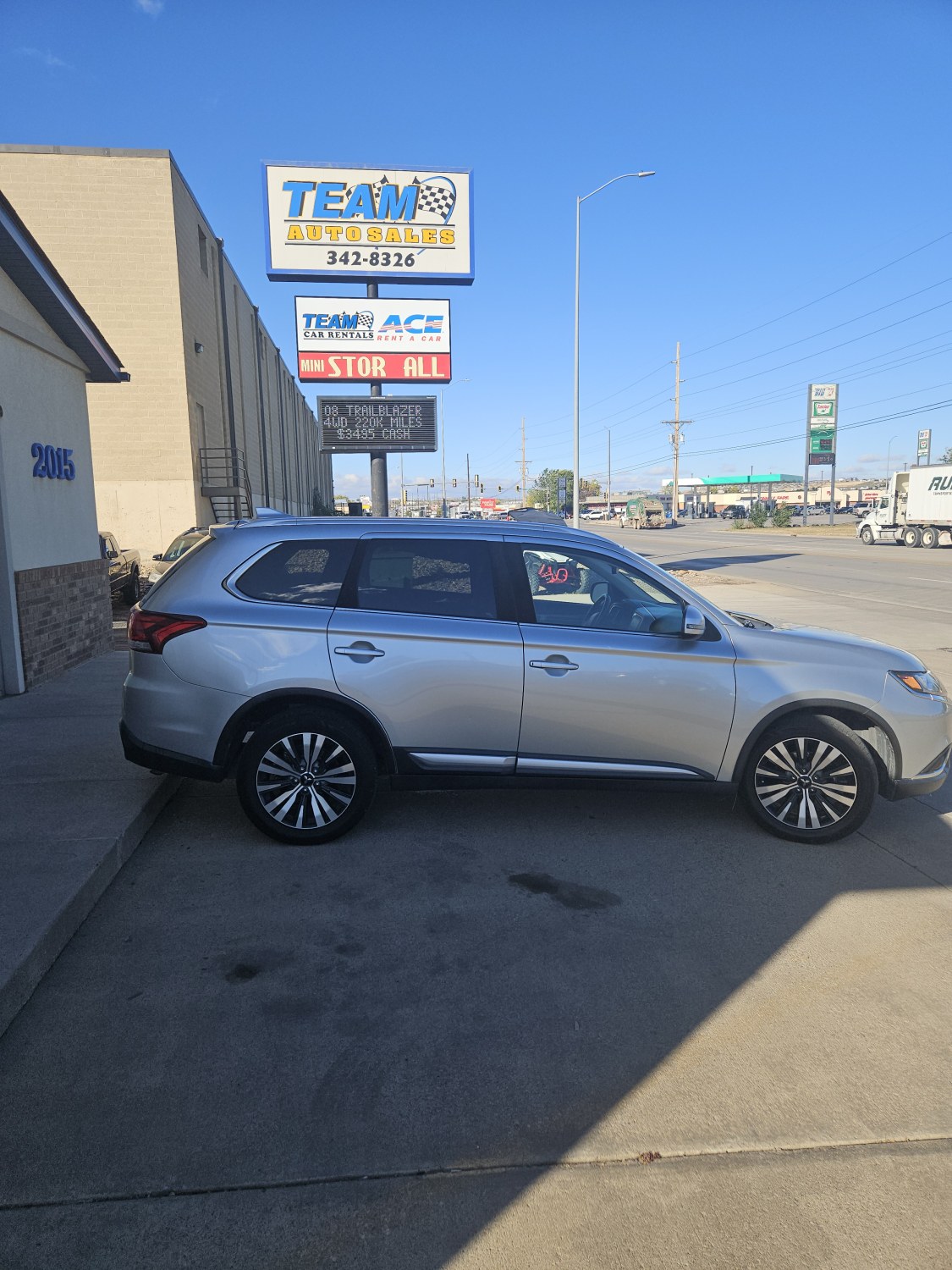 photo of 2020 Mitsubishi Outlander SEL AWD
