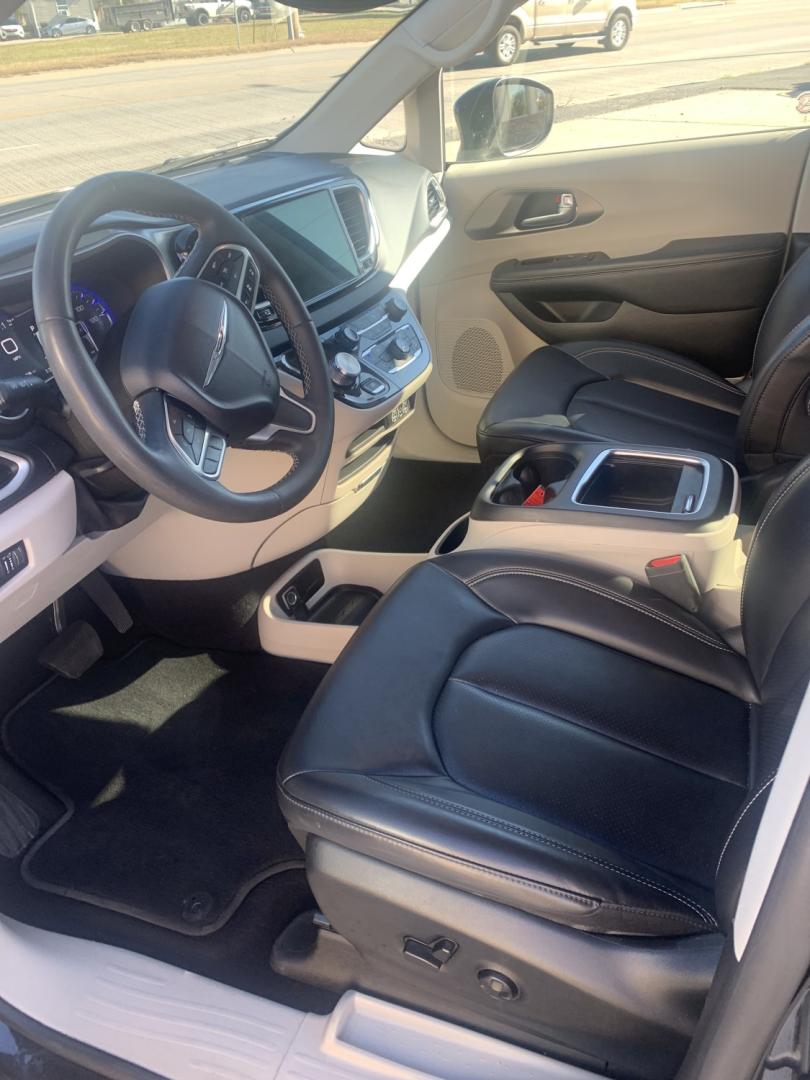 2023 Chrysler Pacifica Touring-L (2C4RC1BGXPR) with an 3.6L V6 DOHC 24V engine, 9A transmission, located at 2015 Cambell Street, Rapid City, SD, 57701, (605) 342-8326, 44.066433, -103.191772 - CAR FAX AVAILABLE- Photo#4