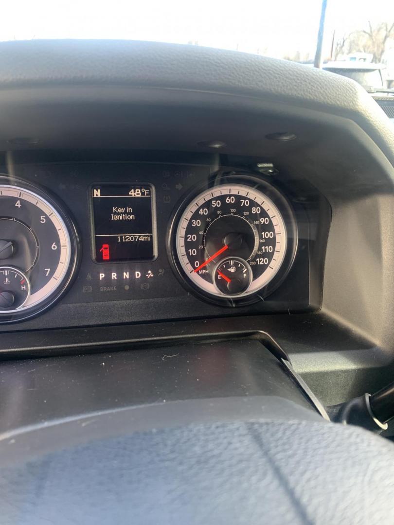 2016 Gray RAM 2500 (3C6UR5CJ5GG) with an 6.4L V8 engine, 6A transmission, located at 2015 Cambell Street, Rapid City, SD, 57701, (605) 342-8326, 44.066433, -103.191772 - Photo#4