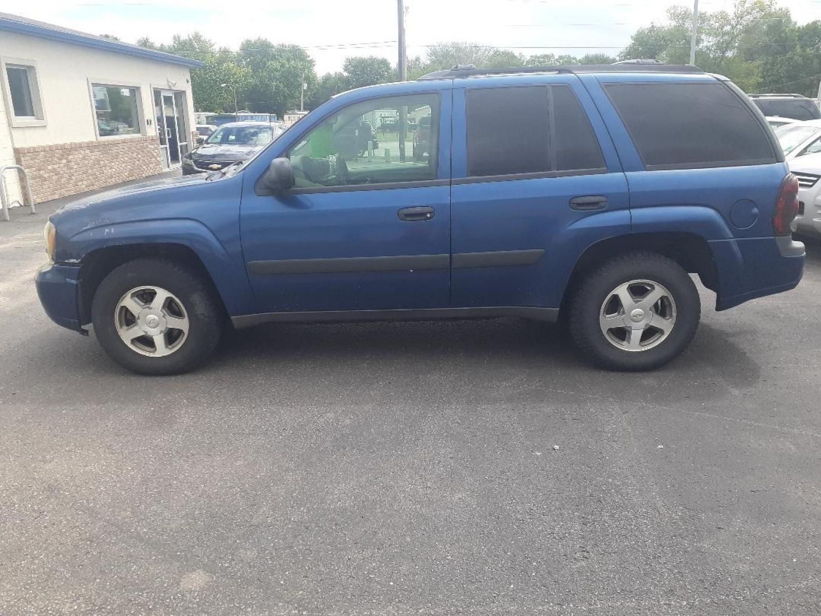 2005 Chevrolet TrailBlazer (1GNDT13S452) with an 4.2L L6 DOHC 24V engine, 4-Speed Automatic Overdrive transmission, located at 2015 Cambell Street, Rapid City, SD, 57701, (605) 342-8326, 44.066433, -103.191772 - CARFAX AVAILABLE - Photo #0