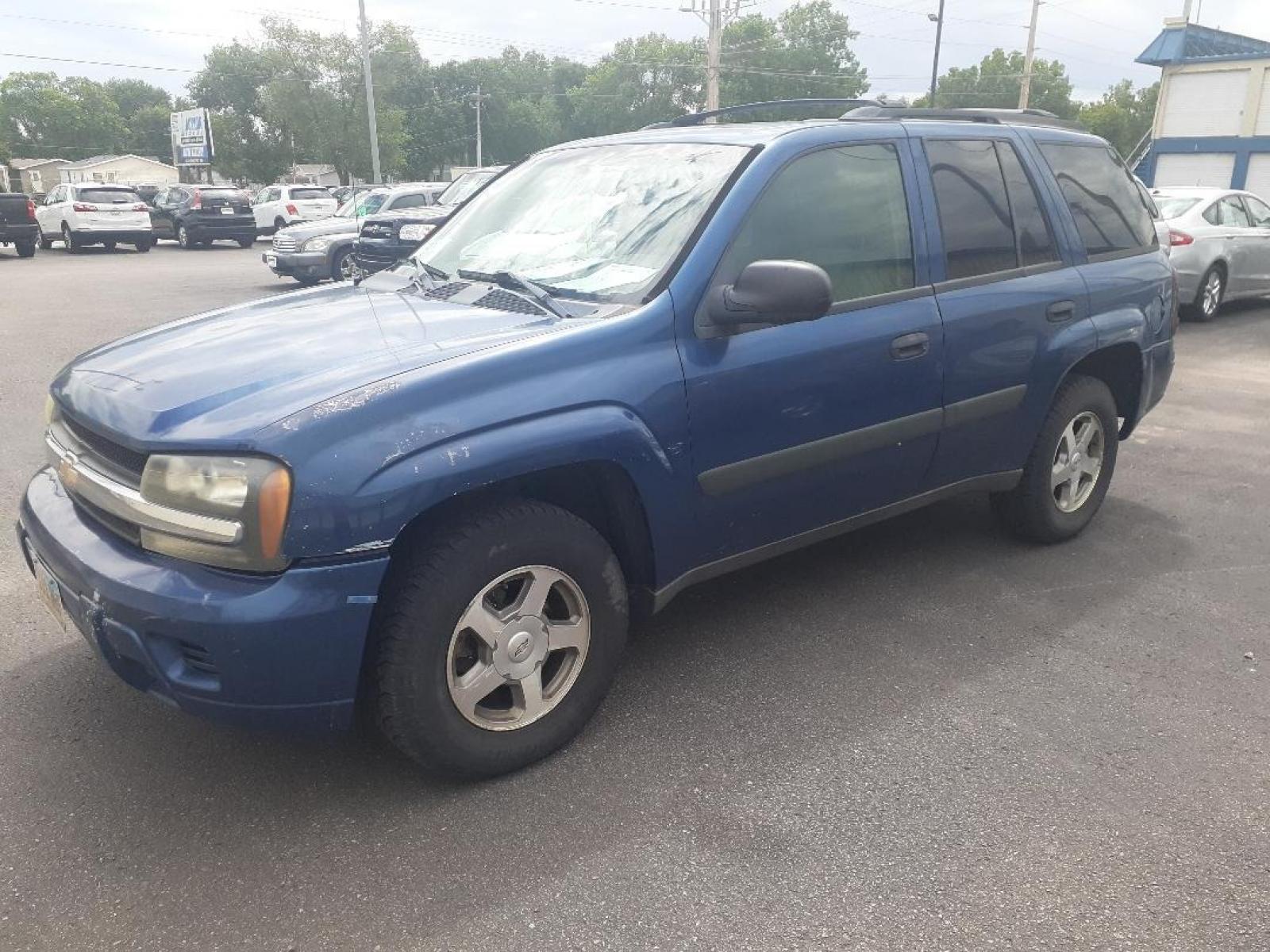 2005 Chevrolet TrailBlazer (1GNDT13S452) with an 4.2L L6 DOHC 24V engine, 4-Speed Automatic Overdrive transmission, located at 2015 Cambell Street, Rapid City, SD, 57701, (605) 342-8326, 44.066433, -103.191772 - CARFAX AVAILABLE - Photo #1